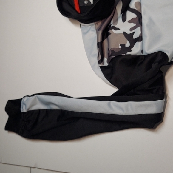 LR Scoop Camouflage Jacket Size Small - Picture 10 of 15